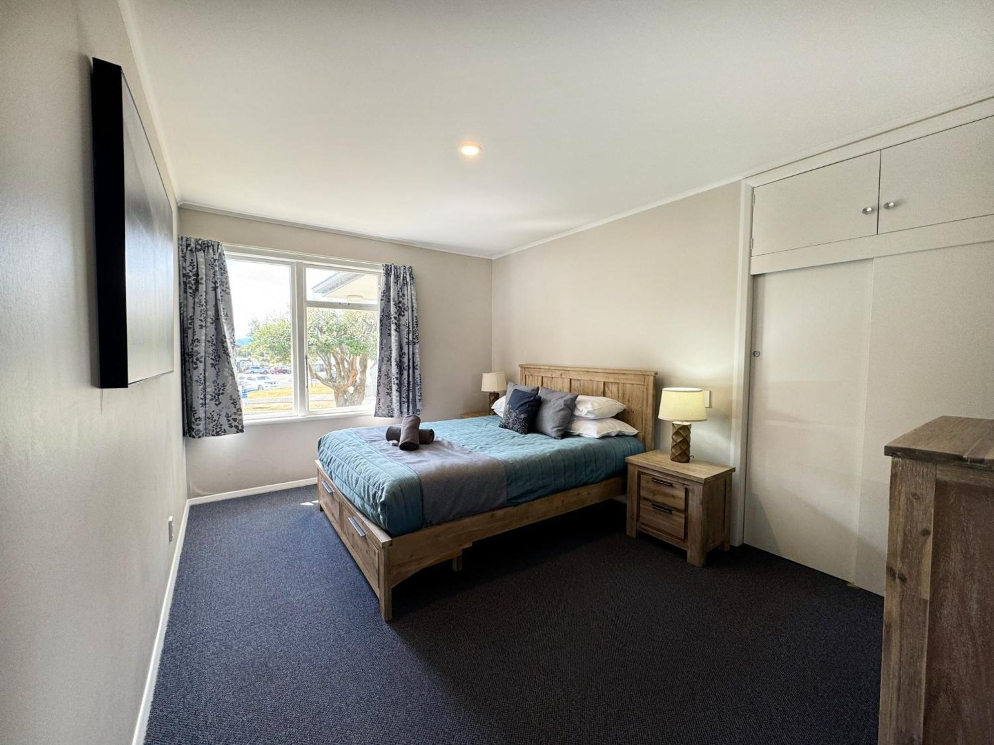 Tahuna Beach Holiday Park Нельсон Номер фото